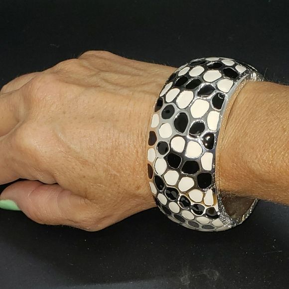 Jewelry - LAST ONE IN STOCK Enamel Bangle Bracelet, Dot Design, Hinge